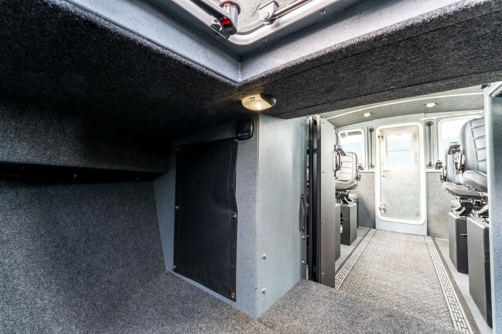 2023 Liquid Metal Maquinna Crew - Image 67