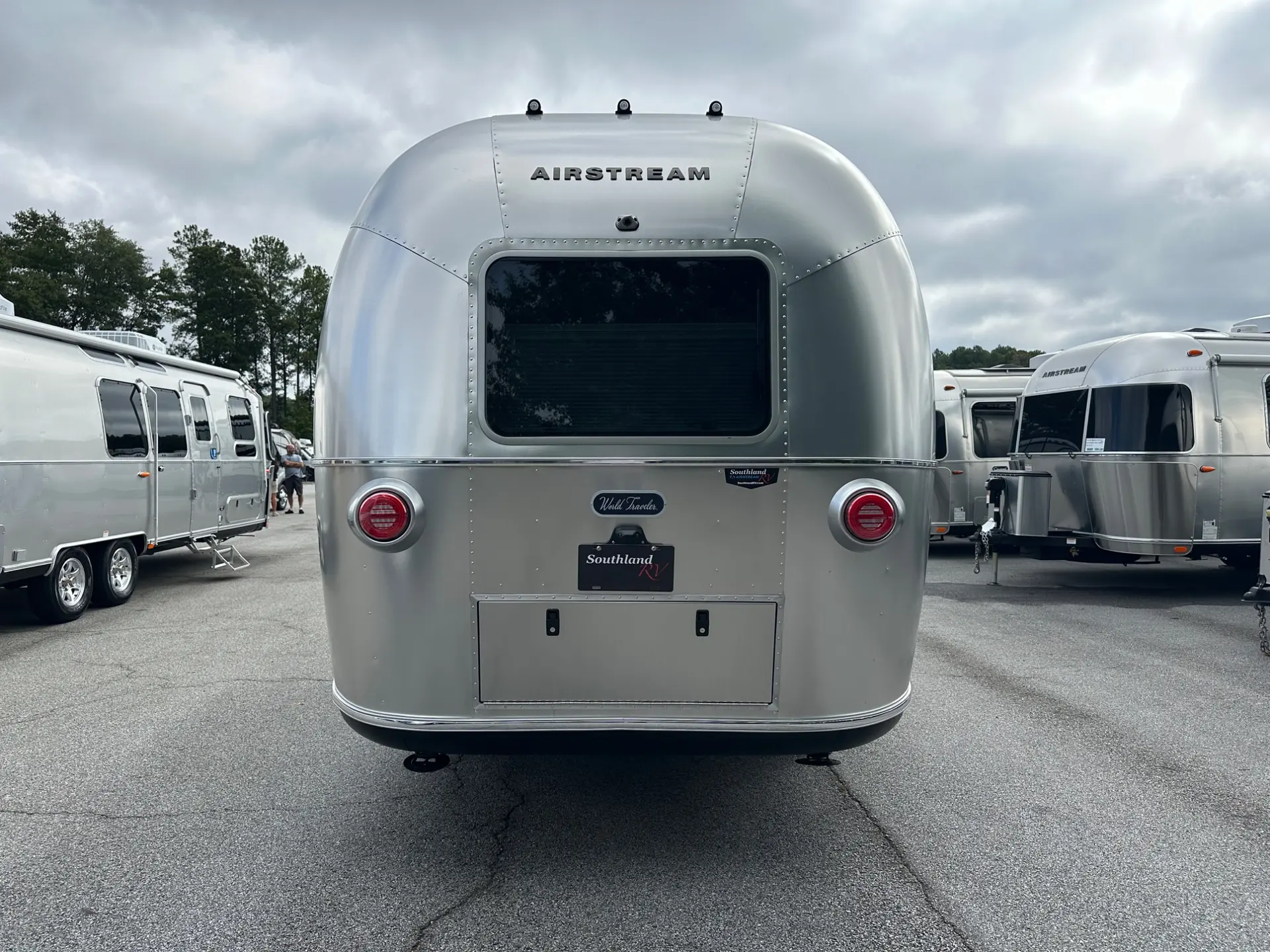 2027 Airstream World Traveler 17Rb - Image 5