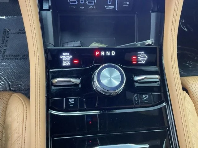 2025 Jeep Grand-Cherokee-L Laredo Altitude 4x4 - Image 19