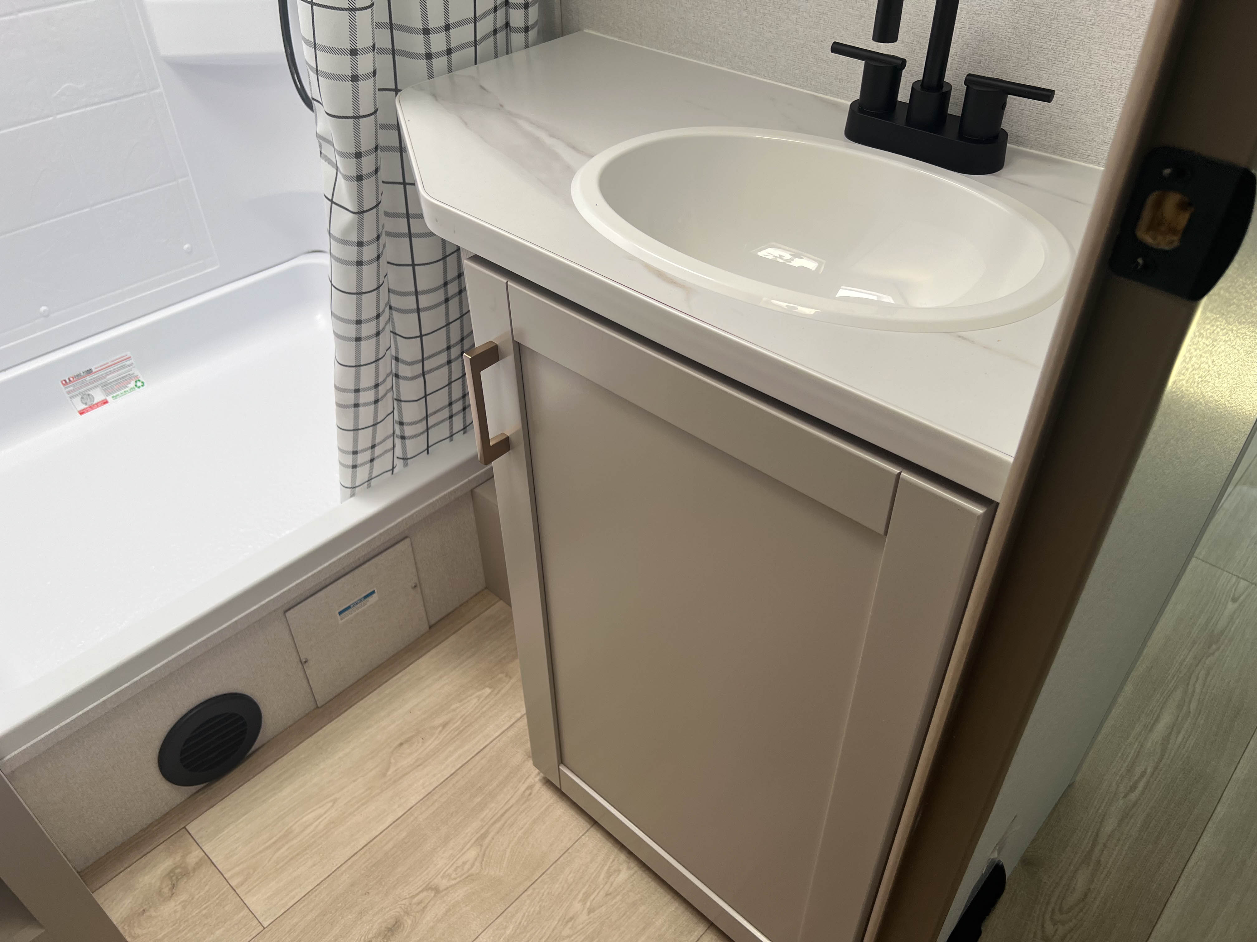 2027 Jayco Jay Feather SL 25RLSL - Image 24