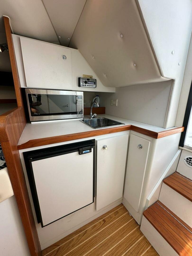 2006 Tiara Yachts 29 Coronet - Image 16