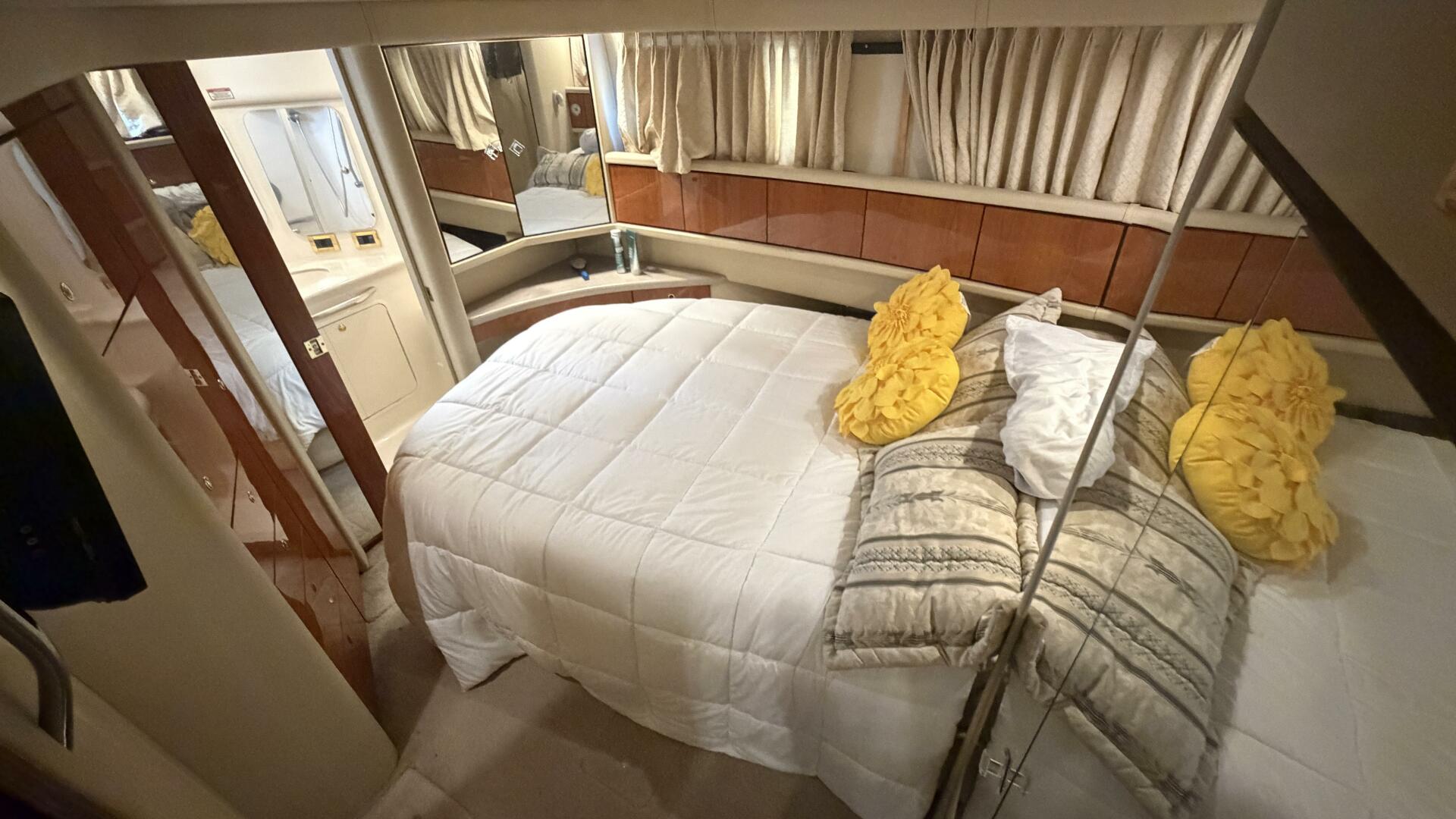 2000 Sea Ray 380 Aft Cabin - Image 38