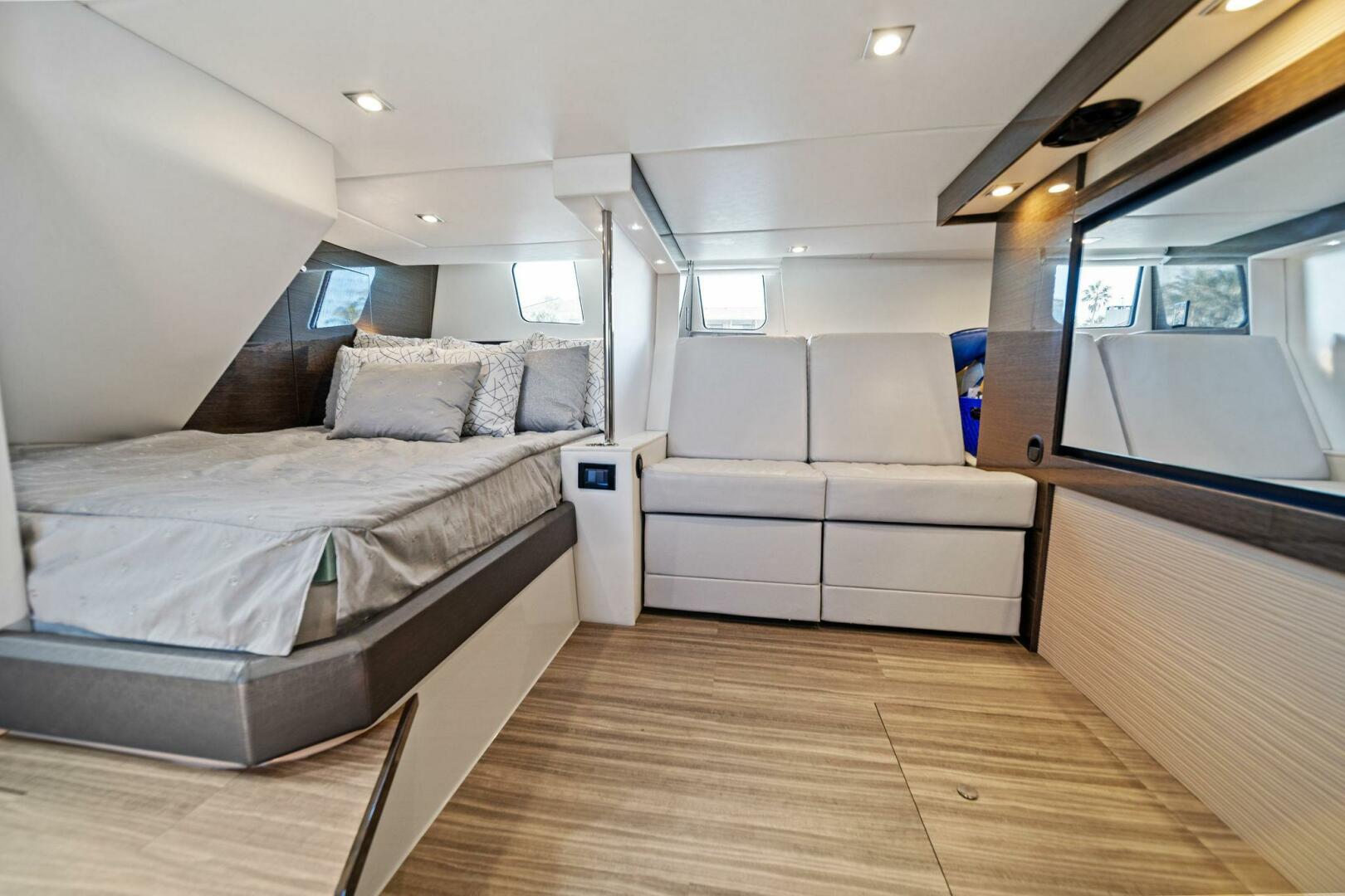 2019 Cruisers Yachts 45 Cantius - Image 48