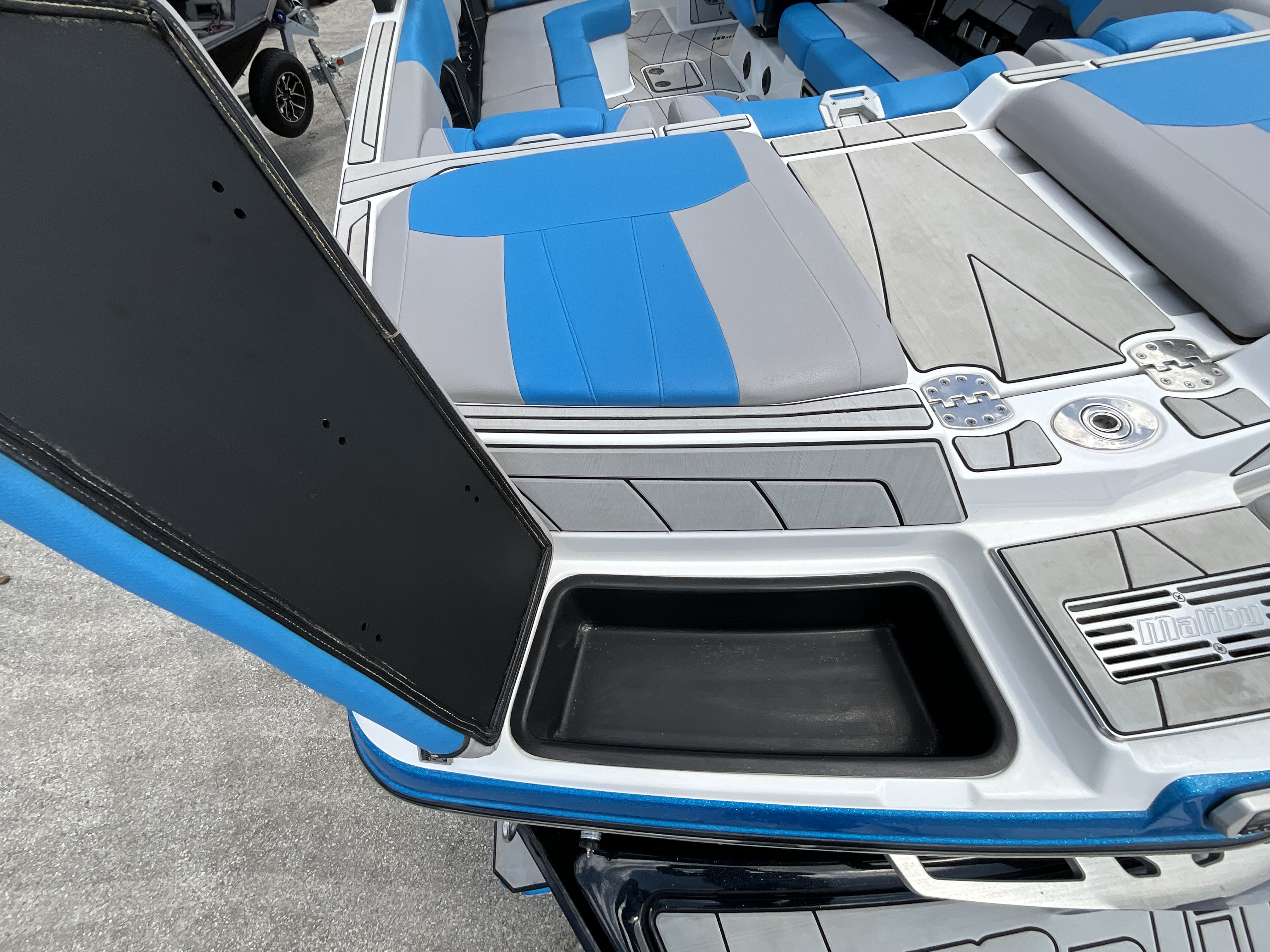 2022 MALIBU 23LSV - Image 7