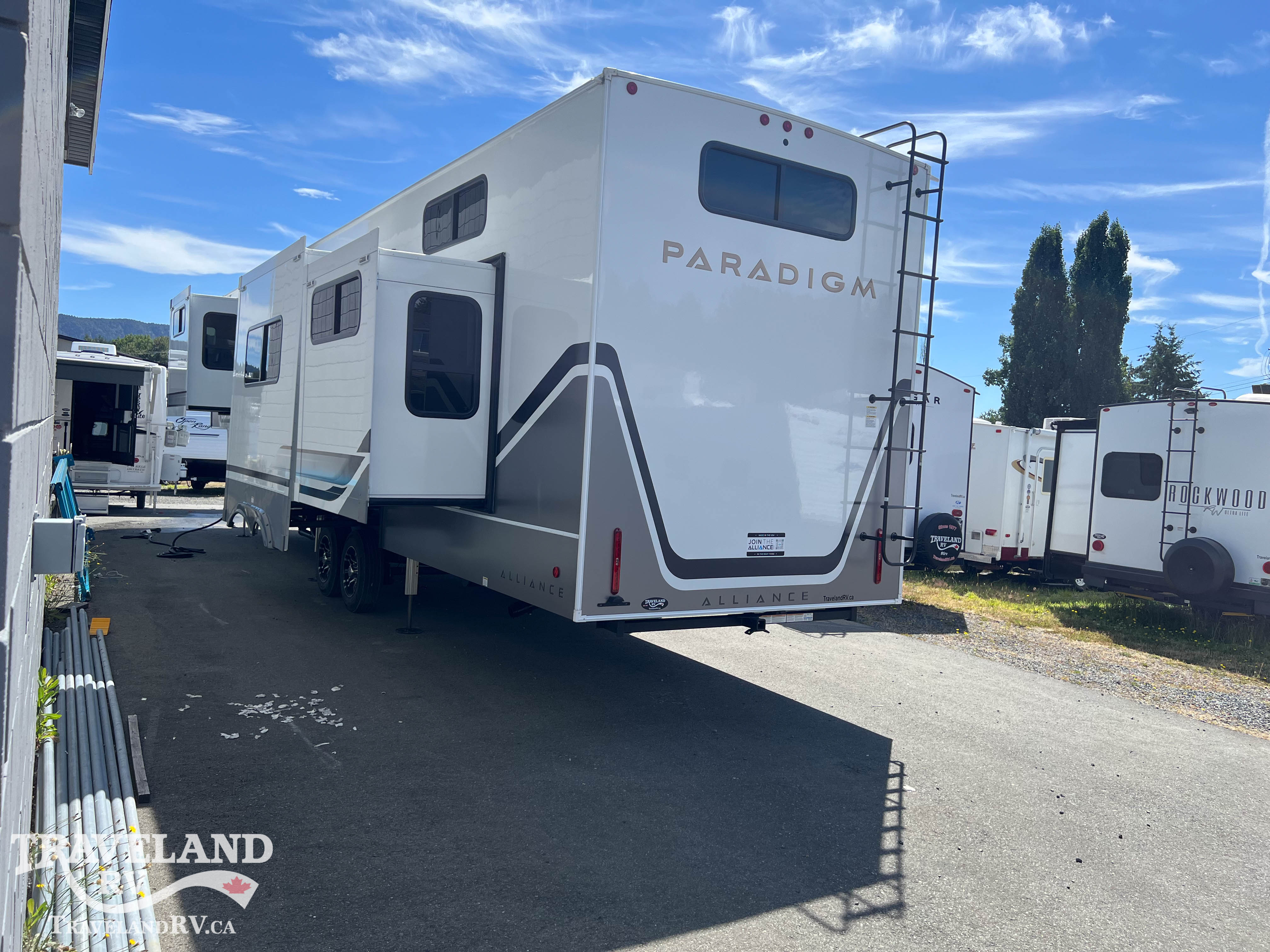 2026 Alliance RV Paradigm 395DS - Image 6