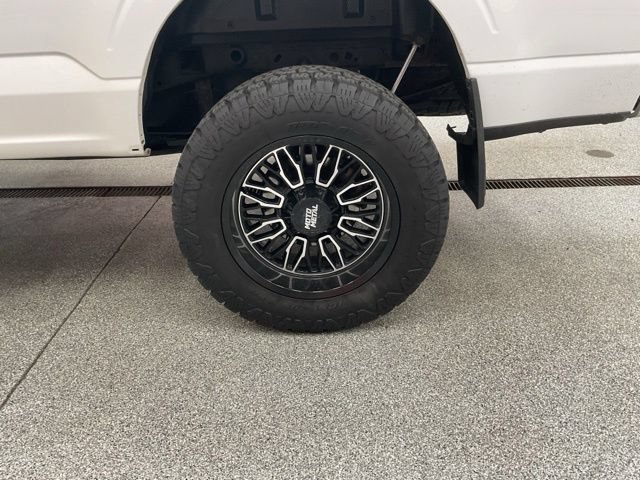 2022 Ford F150 Crew Cab XLT 4WD - Image 16