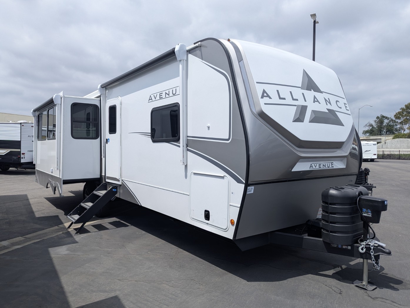 2026 Alliance RV Avenue 298RL - Image 1