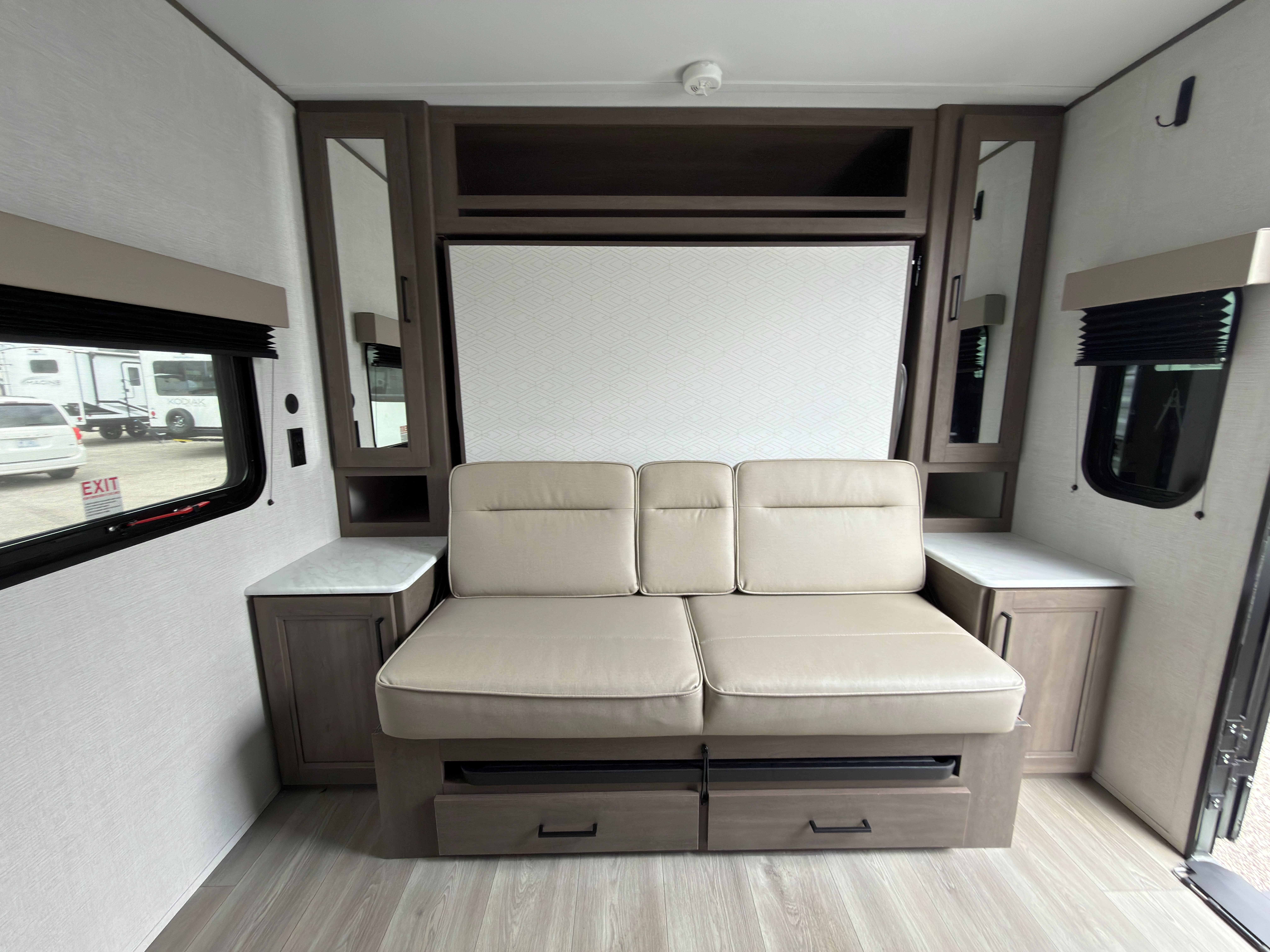 2025 Grand Design TRANSCEND XPLOR 161BH - Image 10