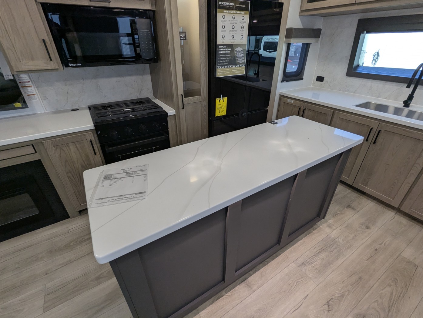 2026 Forest River Rockwood Signature 8339FK - Image 14
