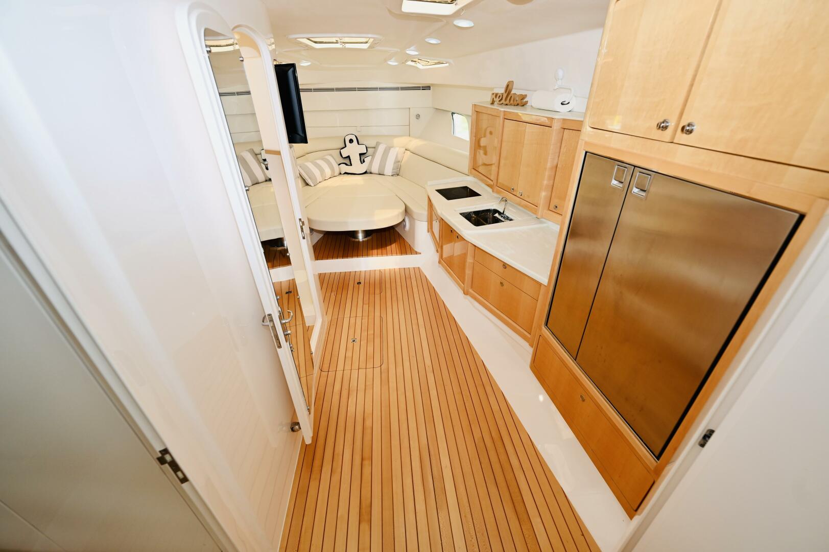 2019 Intrepid 475 Sport Yacht - Image 15