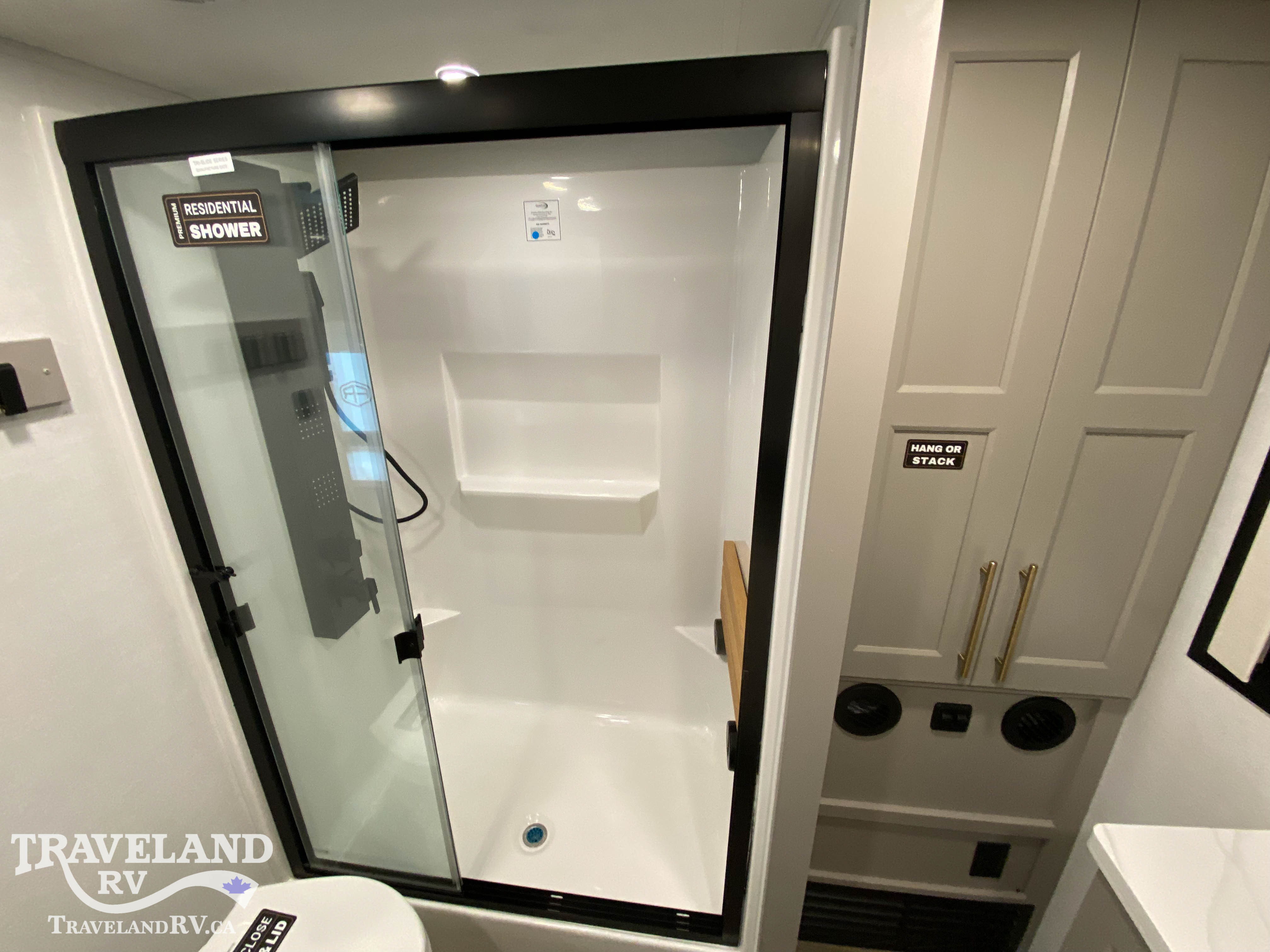 2026 Alliance RV Benchmark 44LFT - Image 26