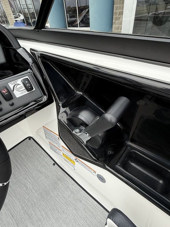2025 Yamaha Boats AR195 - Image 19