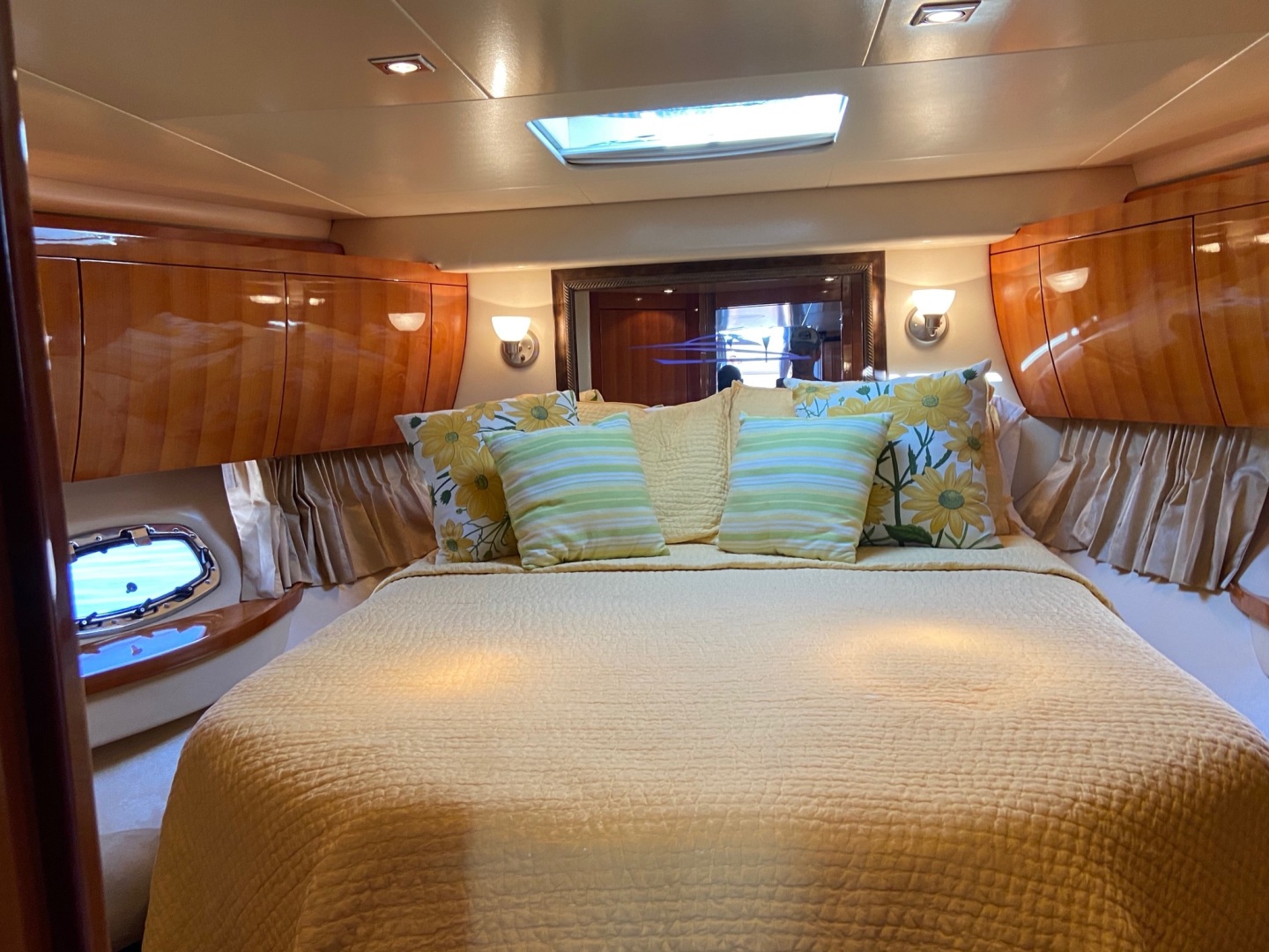 2009 Regal 5260 - Image 31