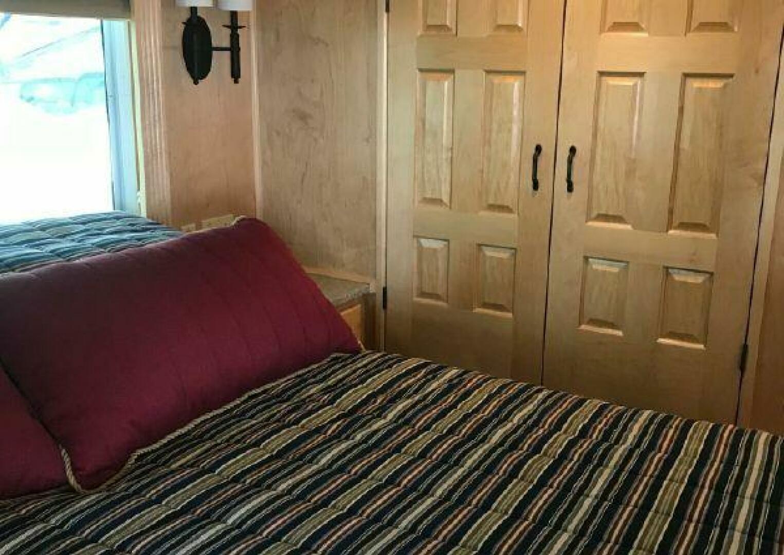2017 Sumerset Houseboat - Image 56