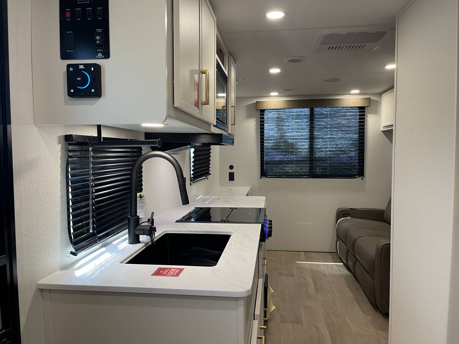 2026 Grand Design Transcend XPLOR 21RLX - Image 11