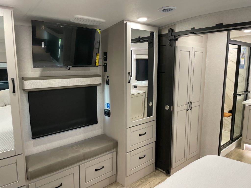 2026 Jayco North Point 382FLRB - Image 23