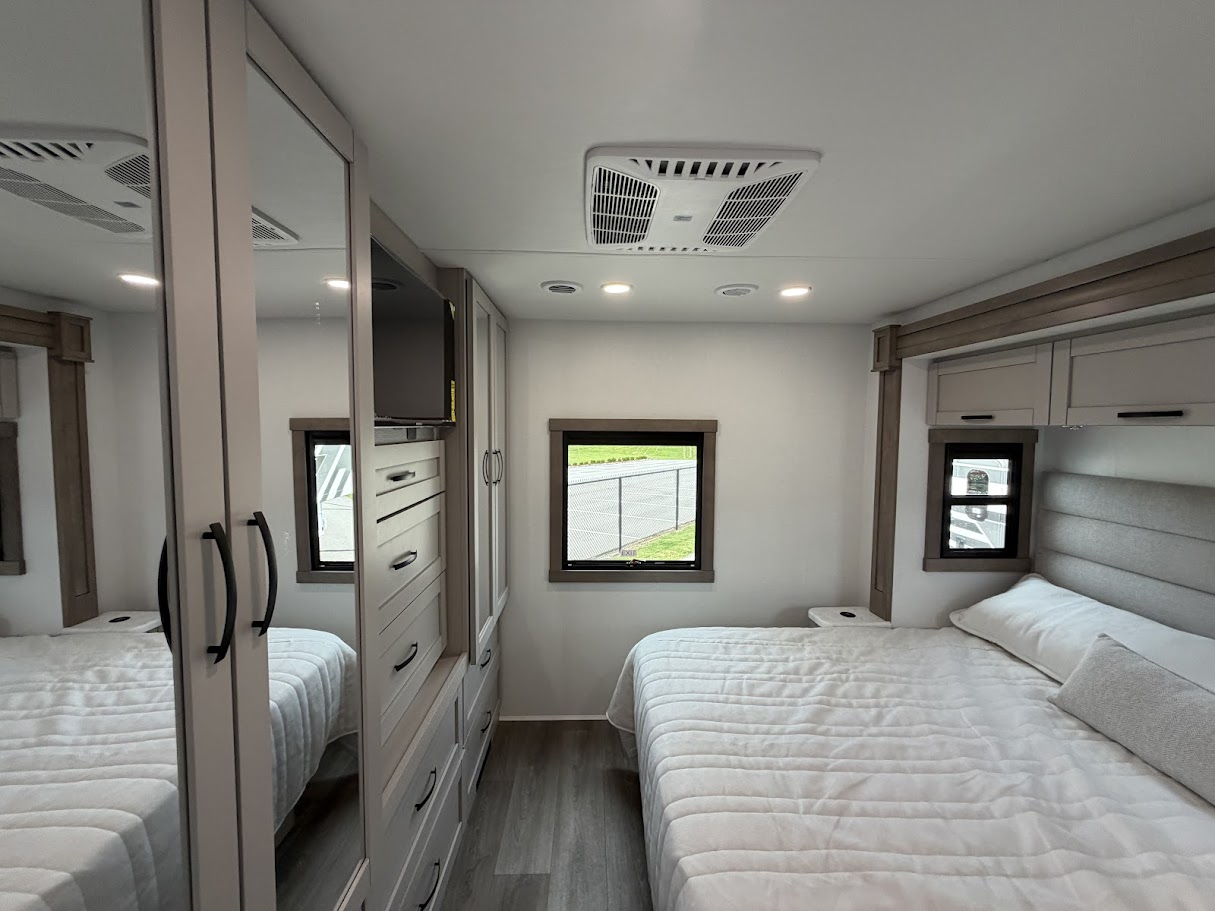 2027 JAYCO PRECEPT 31UL - Image 45