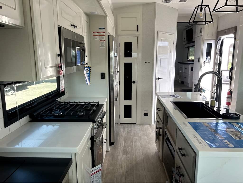 2026 JAYCO PINNACLE 36FBTS - Image 15