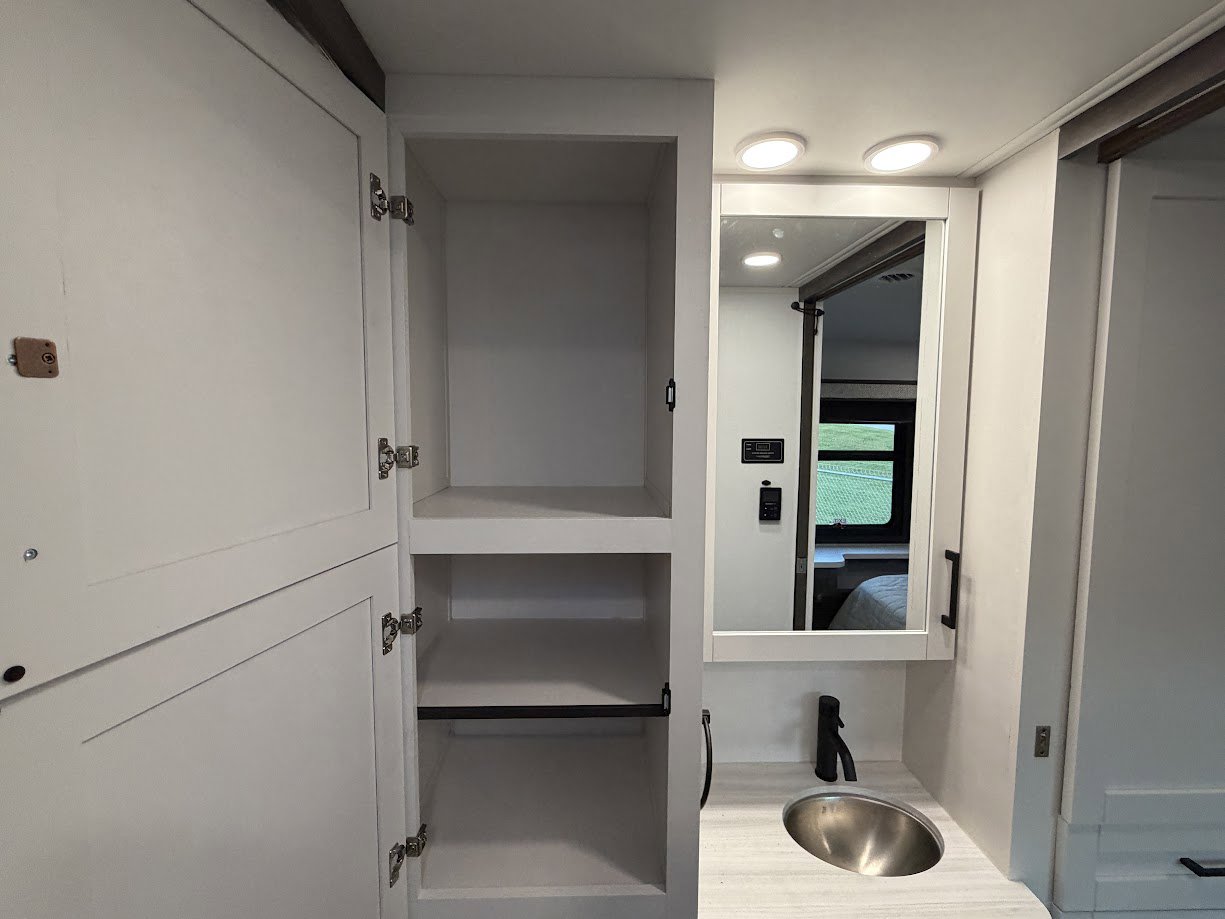 2026 JAYCO GREYHAWK 30Z - Image 40