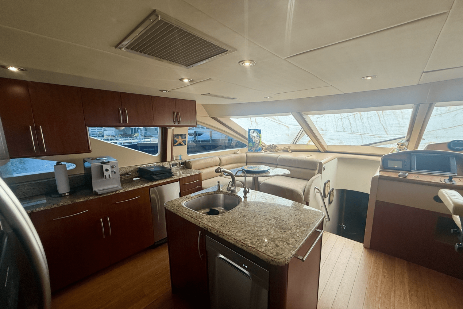 2005 68 FLYBRIDGE - Image 21