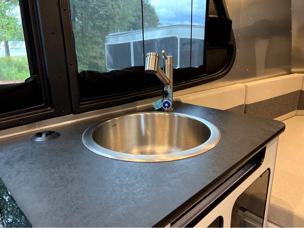 2026 AIRSTREAM Basecamp 20XE - Image 9