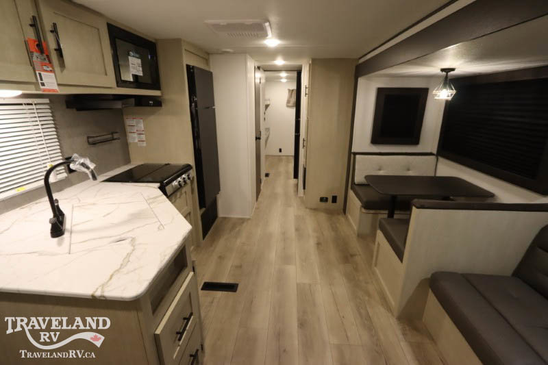 2025 Coachmen Northern Spirit DLX 5320BEDS - Image 3