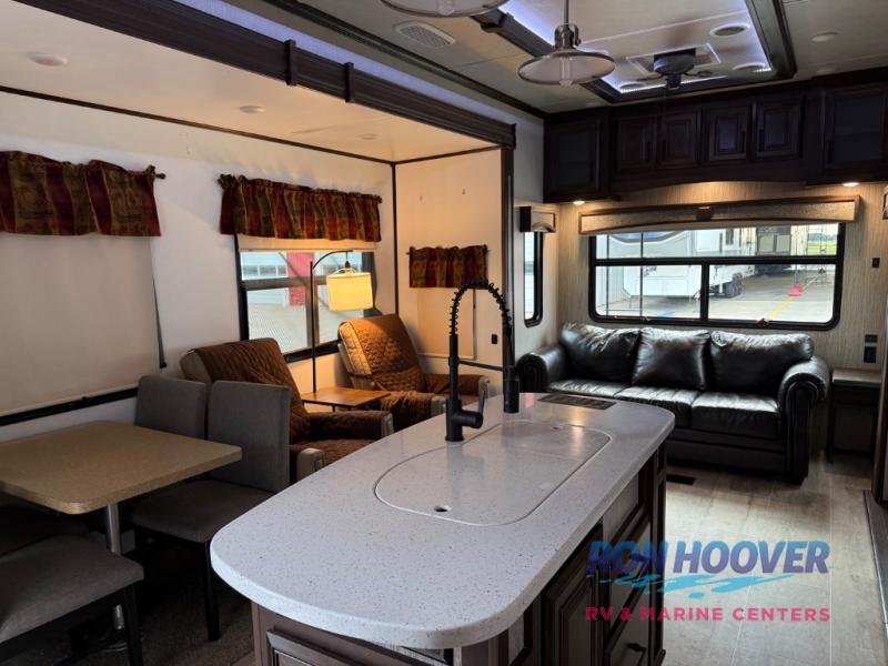 2019 HEARTLAND 3925MLP - Image 24