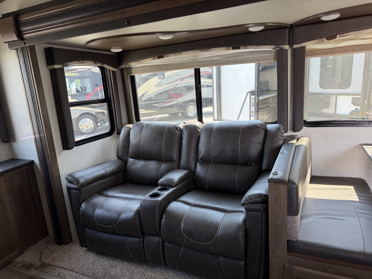 2019 Keystone Cougar Half-Ton West 25RESWE - Image 5