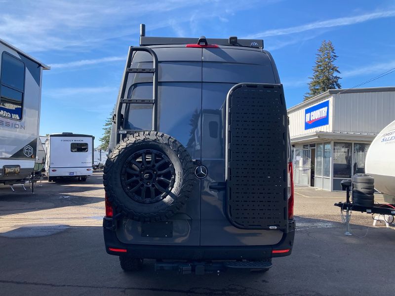 2025 27North Venture Van 170 - Image 6