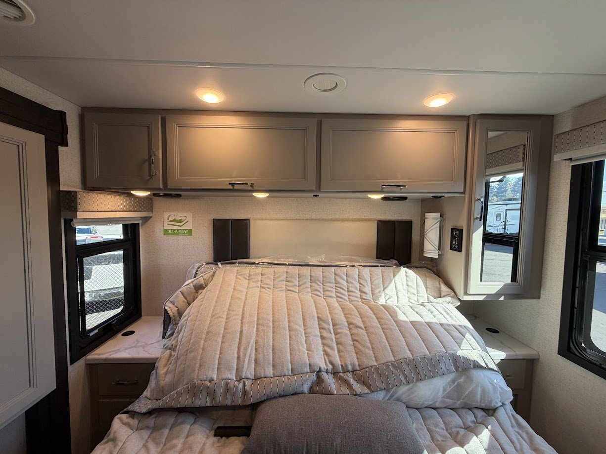 2026 THOR MOTOR COACH PALAZZO 33.6 - Image 48