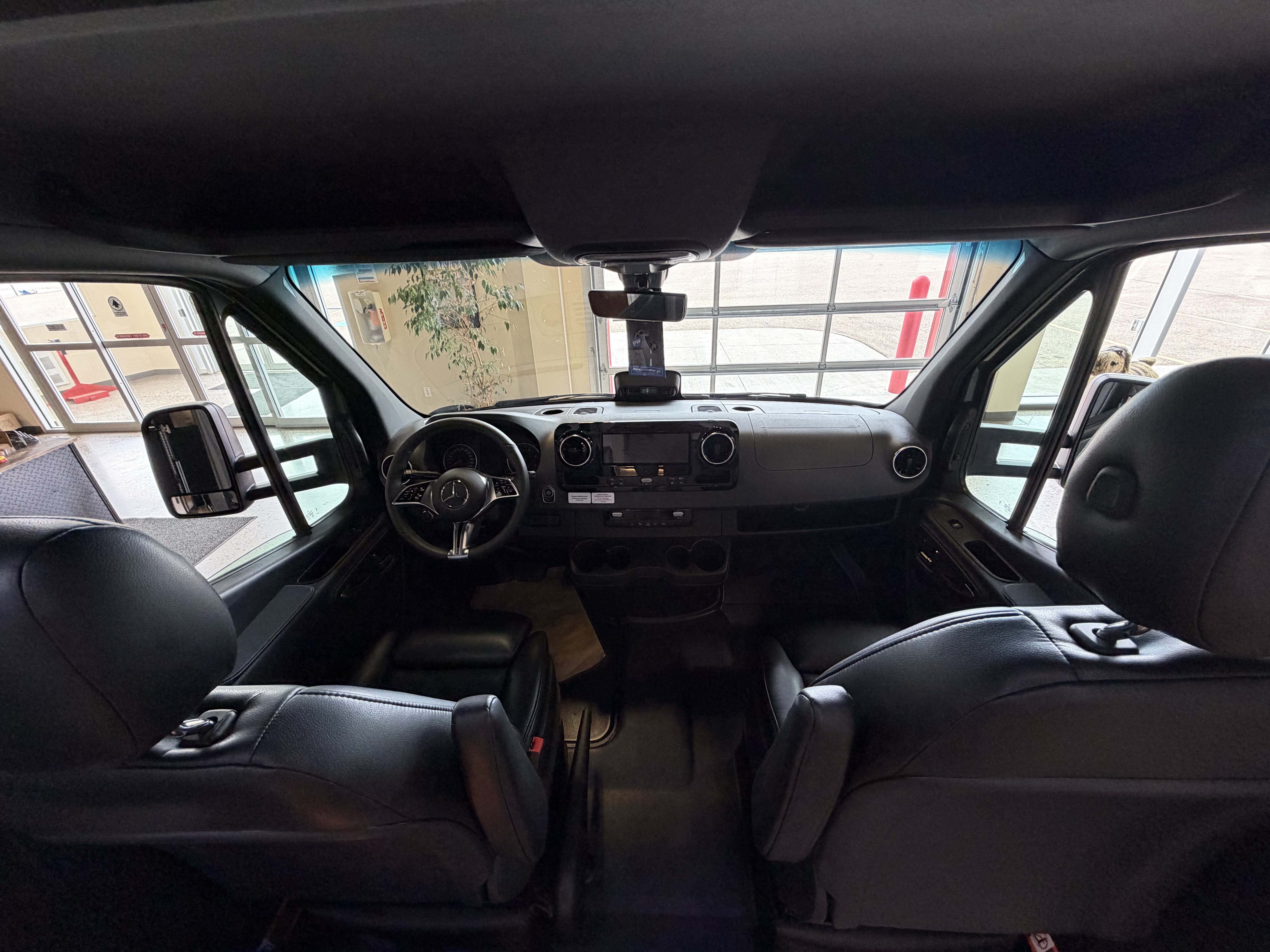 2027 PLEASURE-WAY PLATEAU XL-TW - Image 11