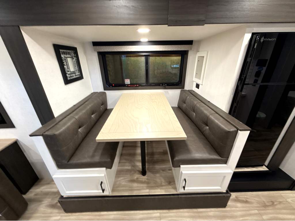2027 VENTURE RV SPORTTREK STINGER 232VRL - Image 12