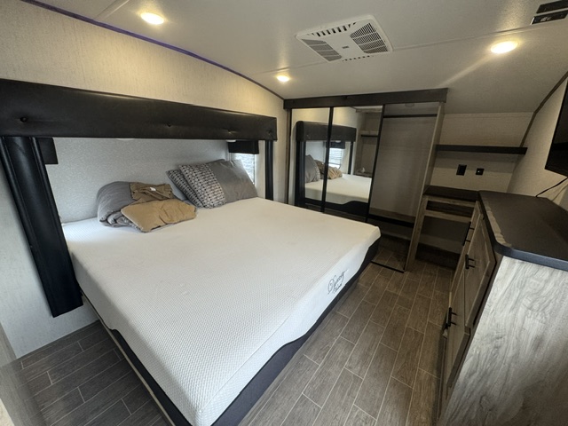 2022 Forest River Cherokee Arctic Wolf 3880 SUITE - Image 35