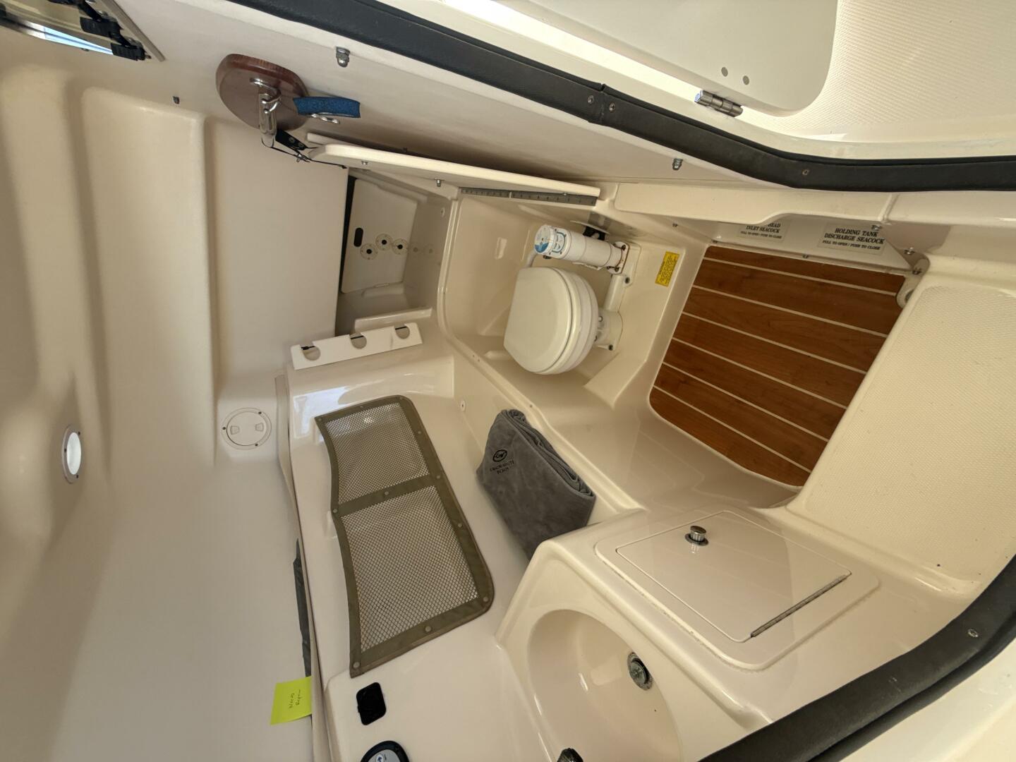 2016 Grady-White 307 Freedom - Image 29