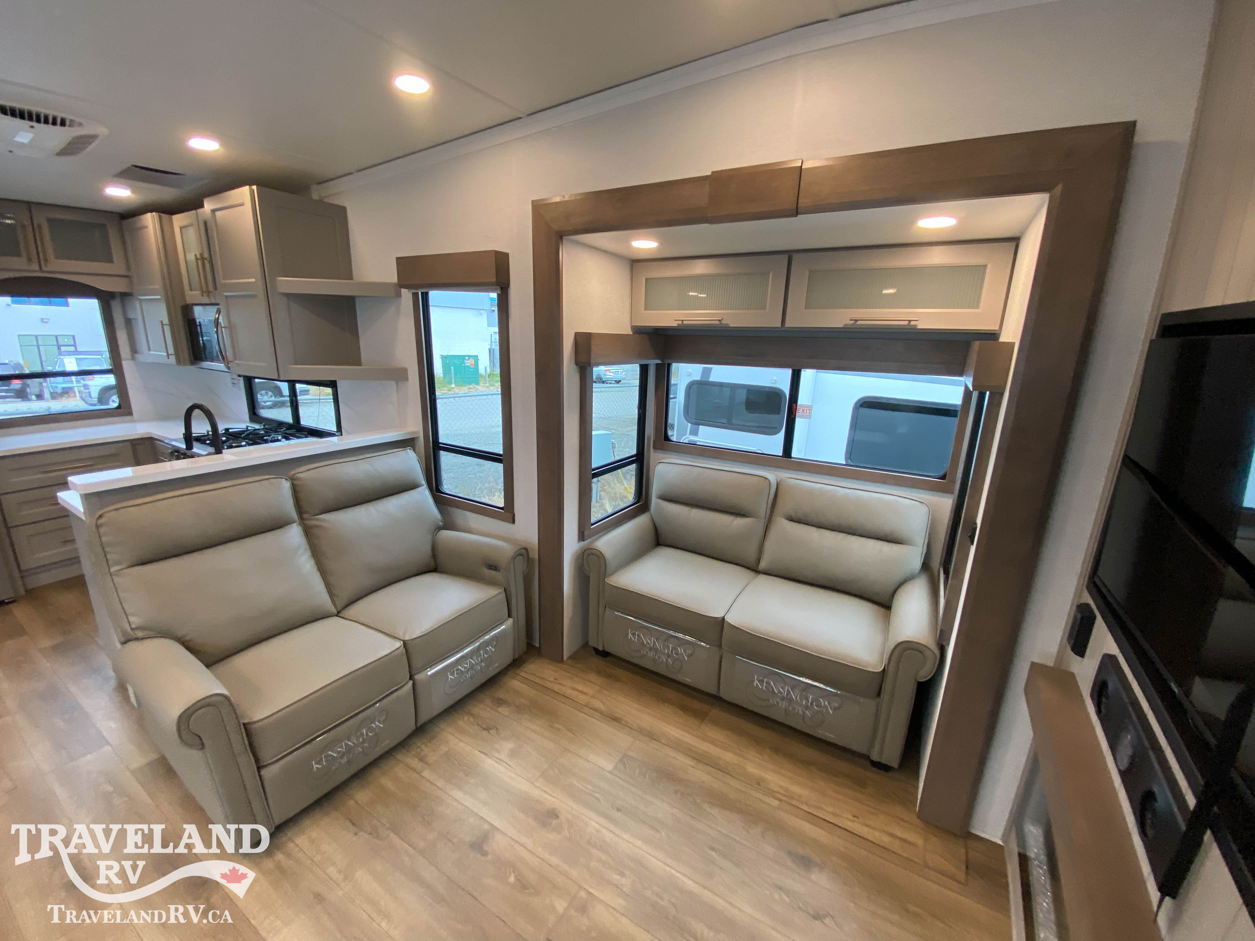 2025 Alliance RV Paradigm 382RK - Image 9