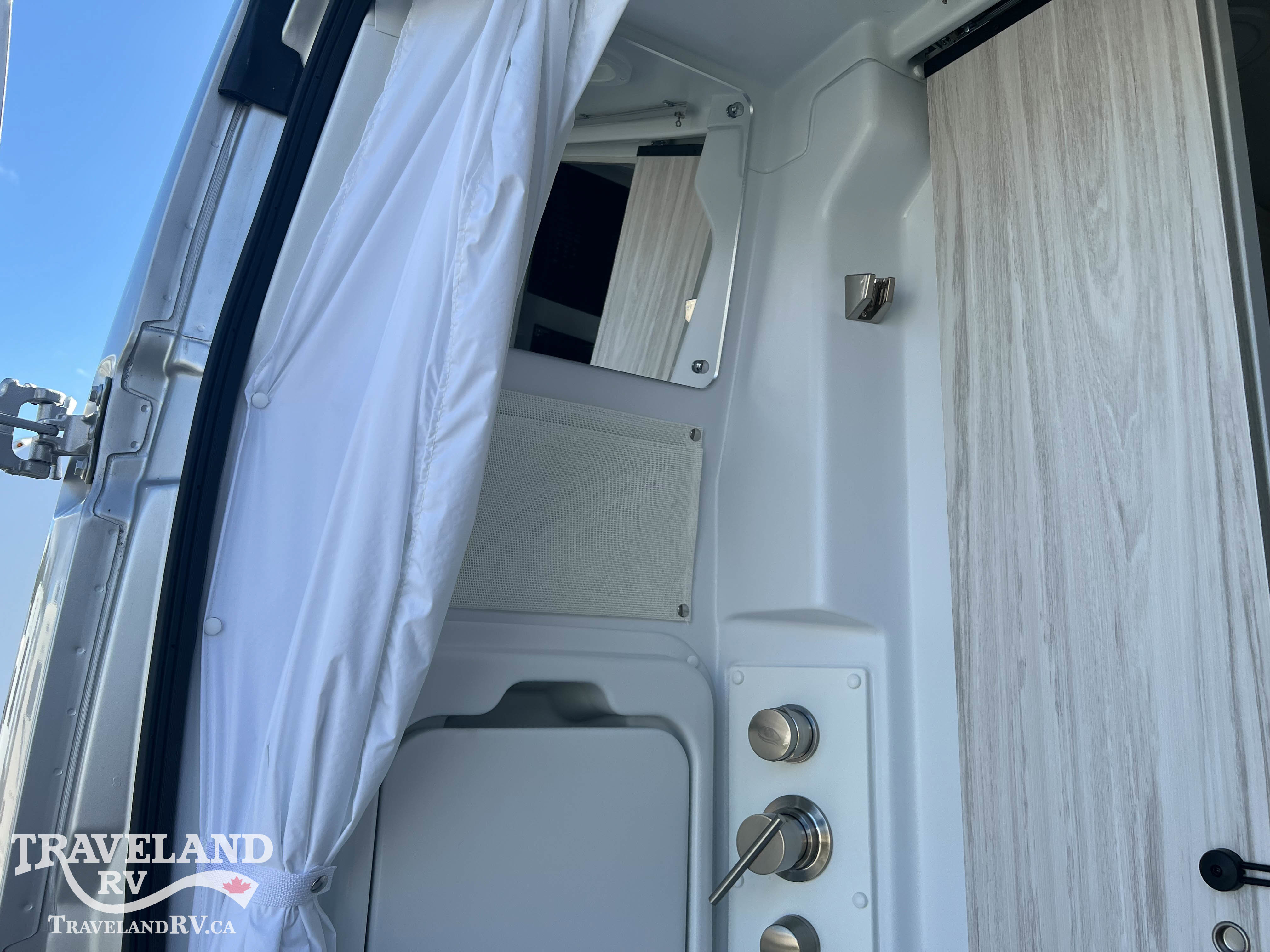 2026 Entegra Coach Arc 18C - Image 29