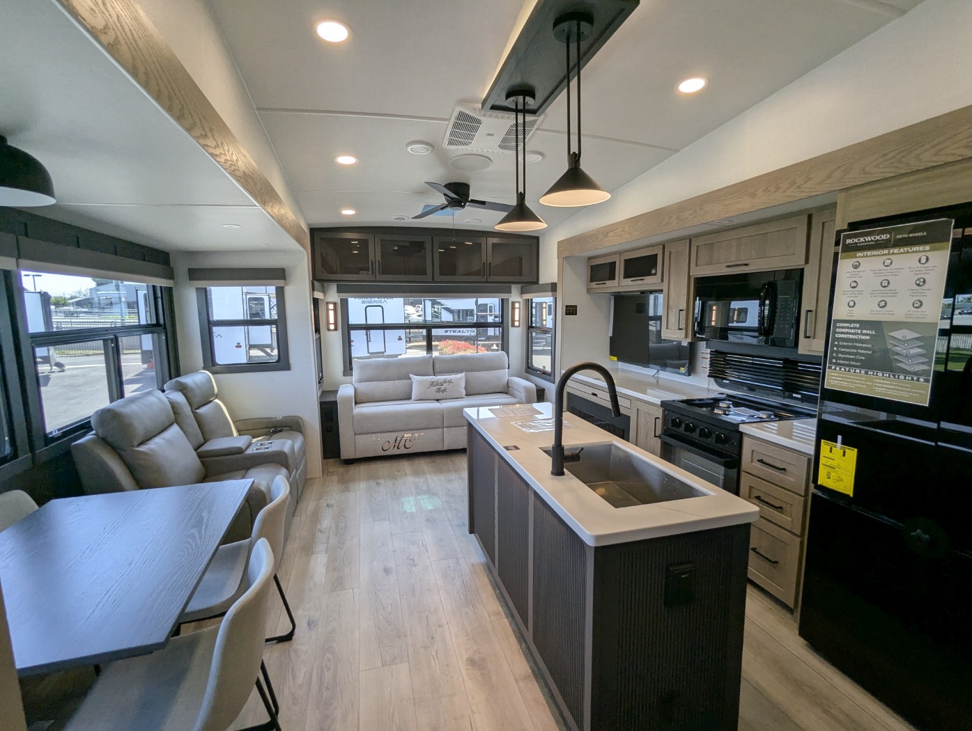2026 Forest River Rockwood Signature 401SFB - Image 29