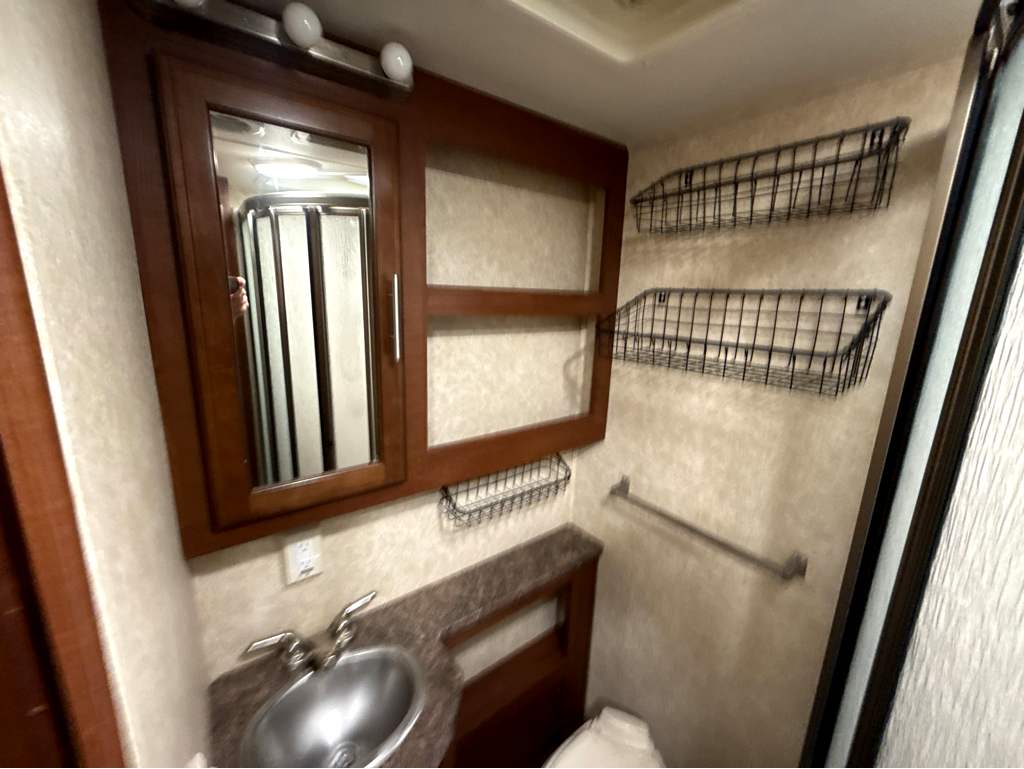 2016 FOREST RIVER GEORGETOWN 328TS - Image 28