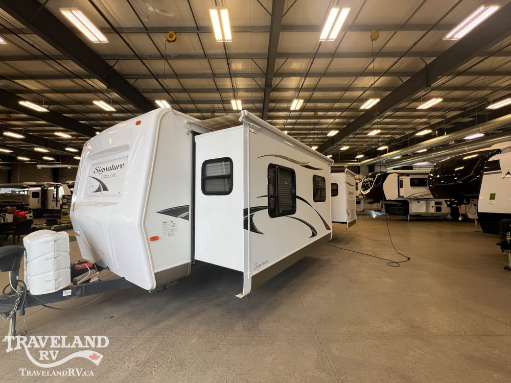 2013 FOREST RIVER ROCKWOOD ULTRA LITE 8315BSS HANDYMAN SPECIAL - Image 3