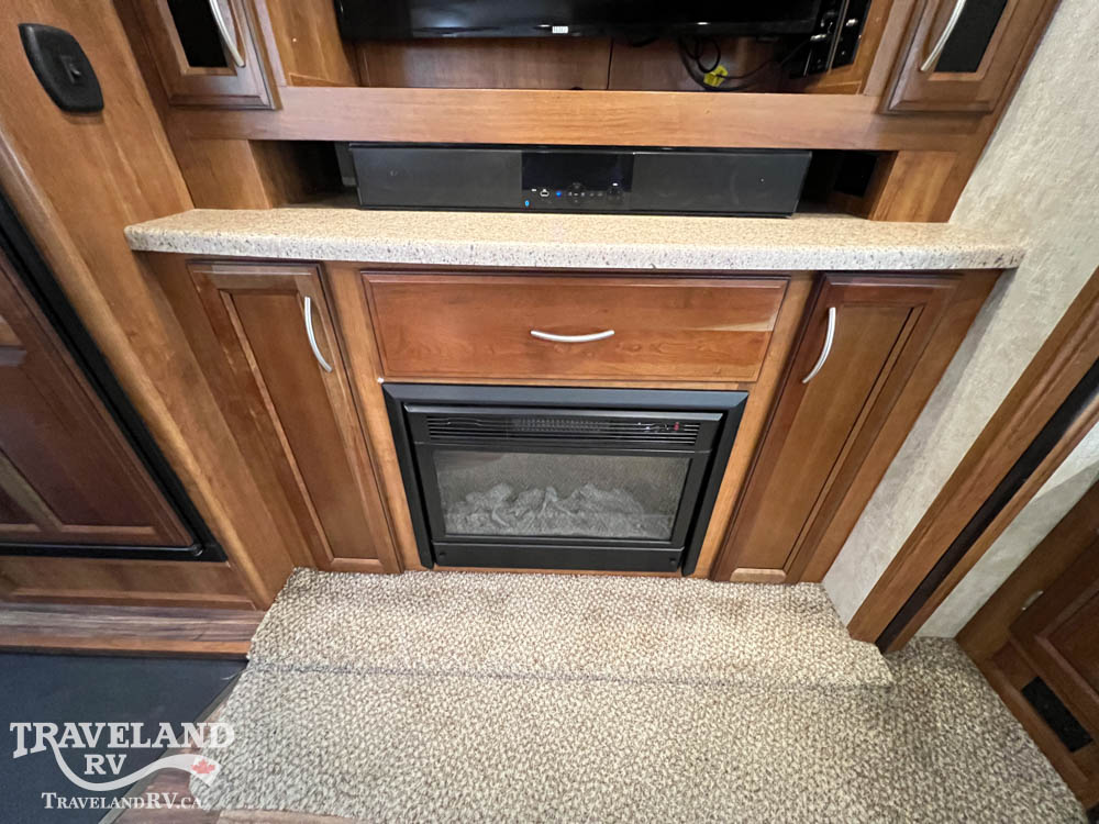 2015 Prime Time Crusader 295RST - Image 21