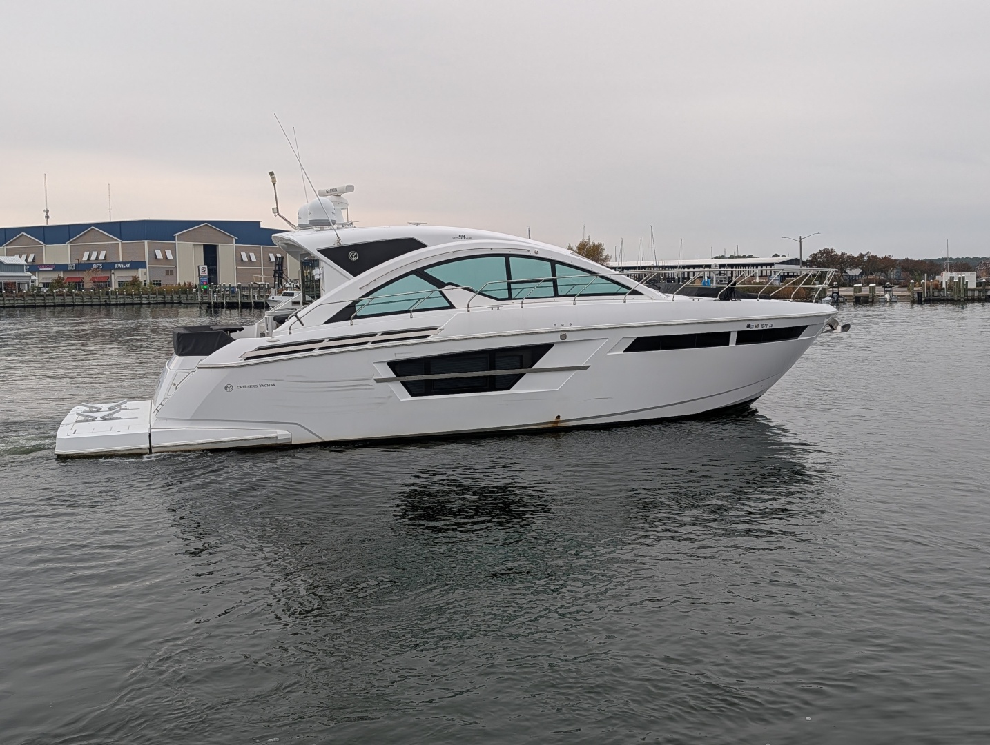 2022 Cruisers Yachts 54 Cantius - Image 2