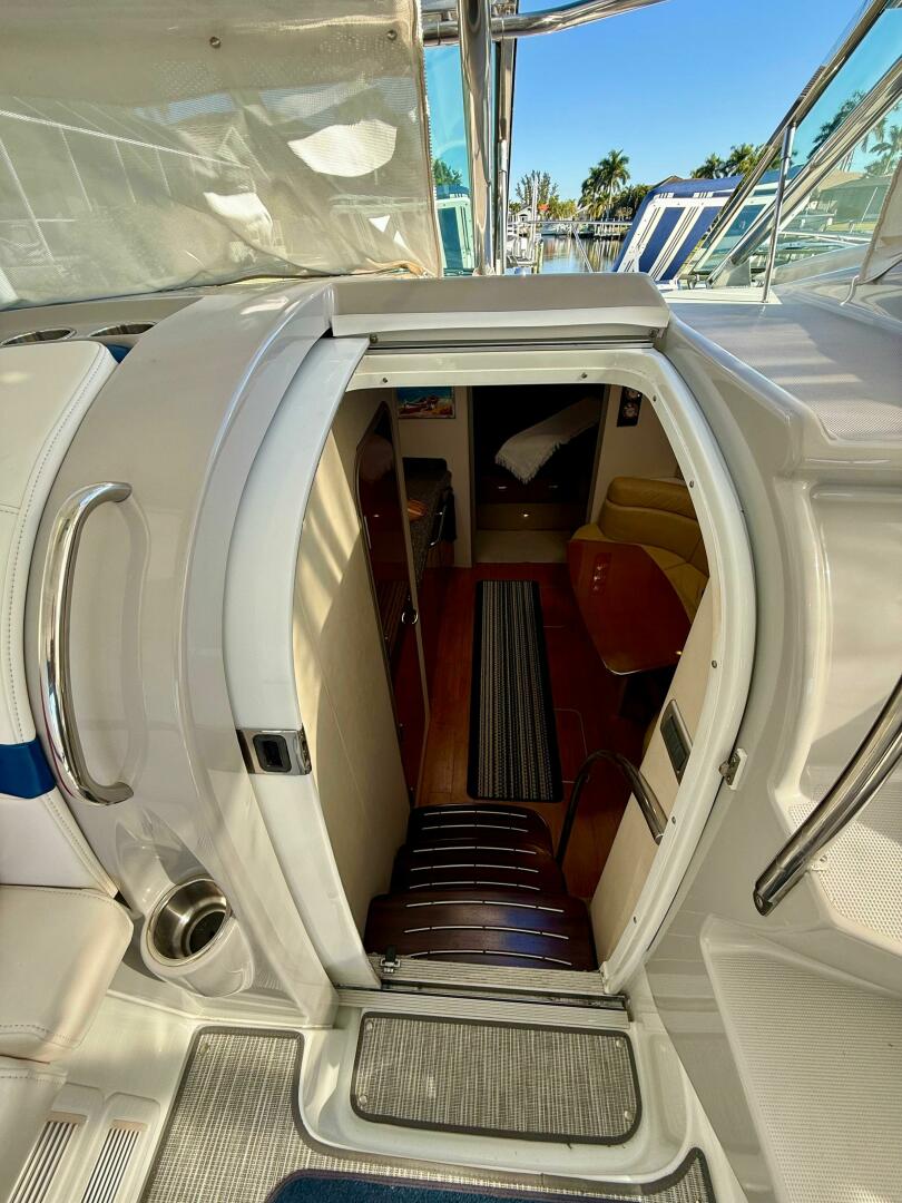 2008 Formula 37 Performance Cruiser - Image 11