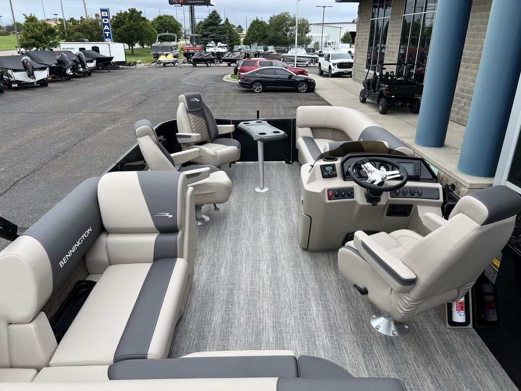2025 Bennington 22 SSB Tritoon Pontoon - Image 33