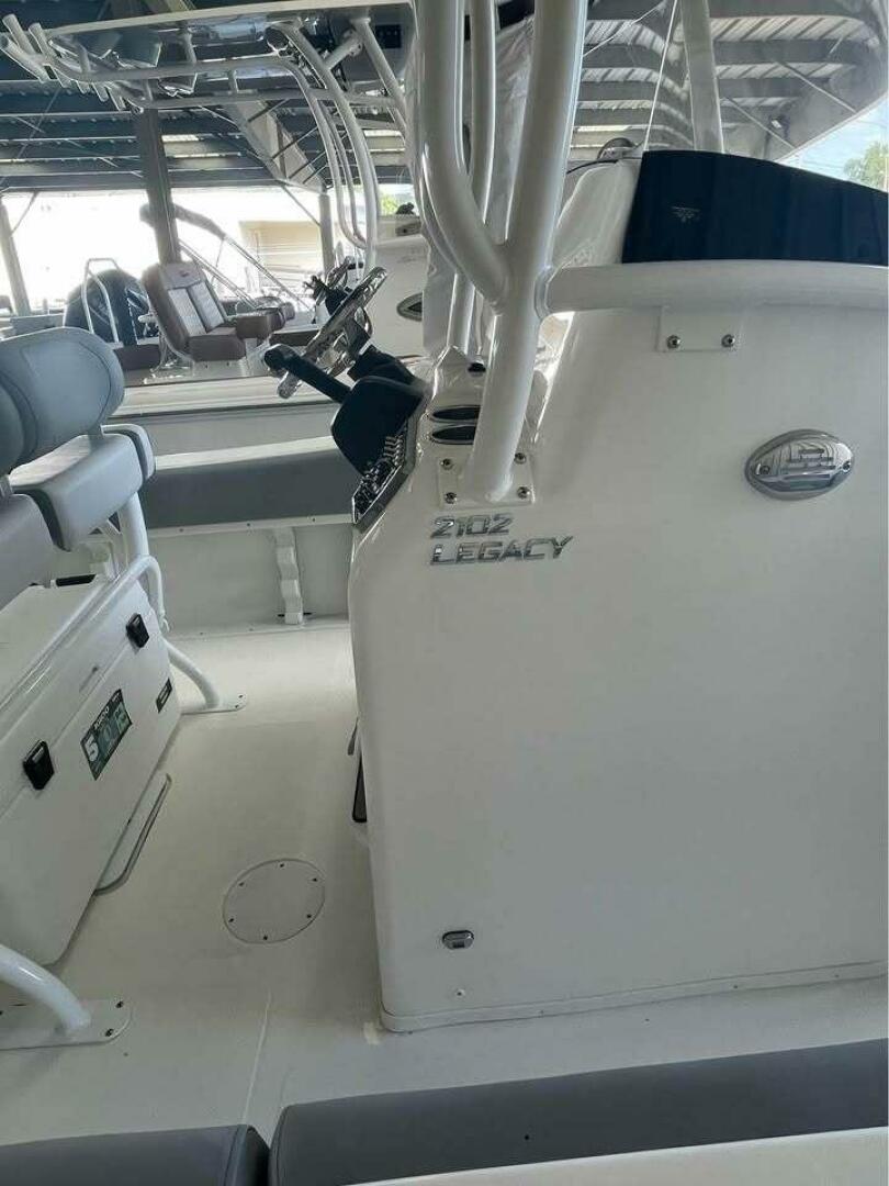 2022 Nauticstar 2102 Legacy Base - Image 13