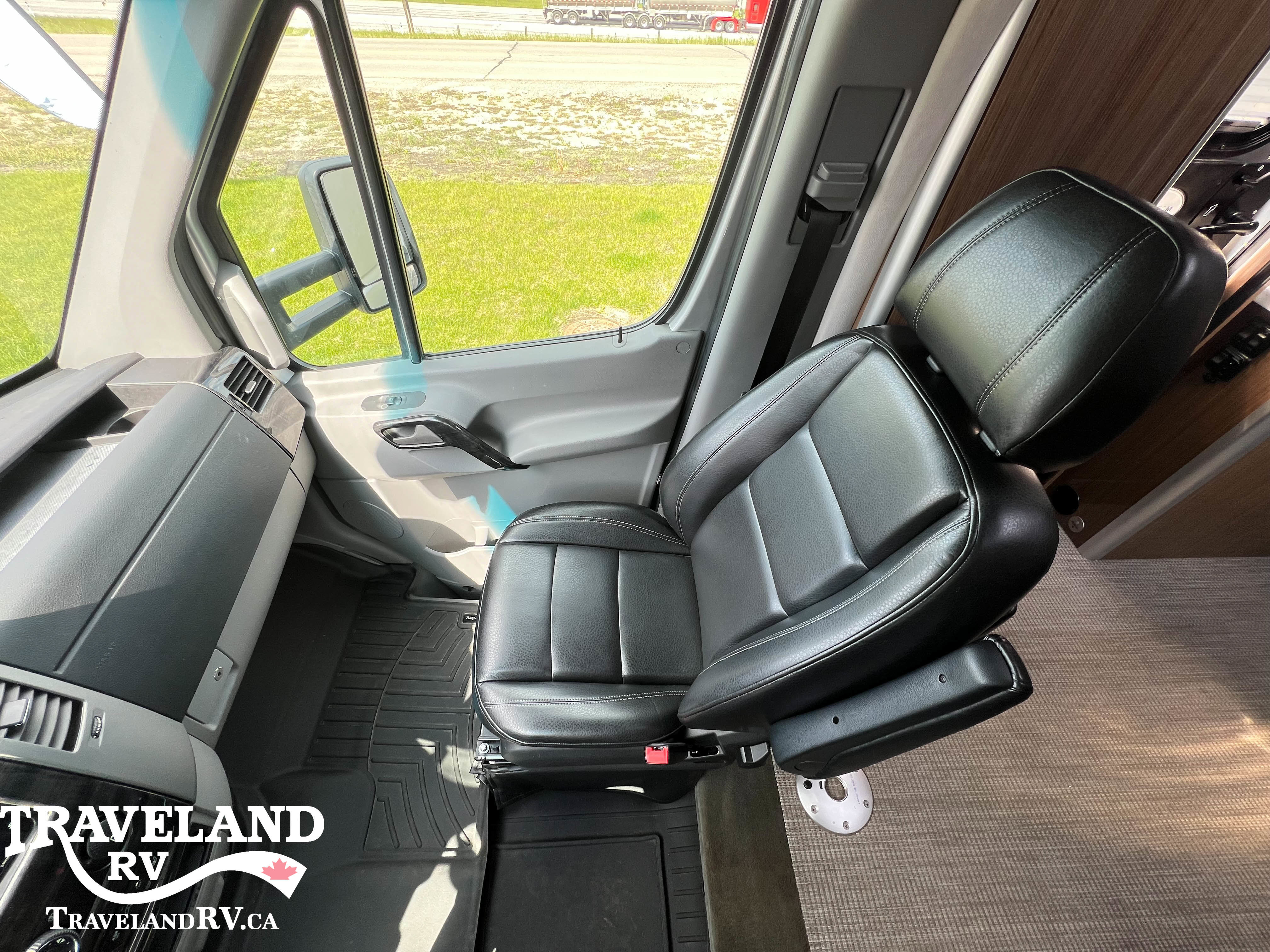 2019 Airstream Atlas Murphy Suite - Image 7