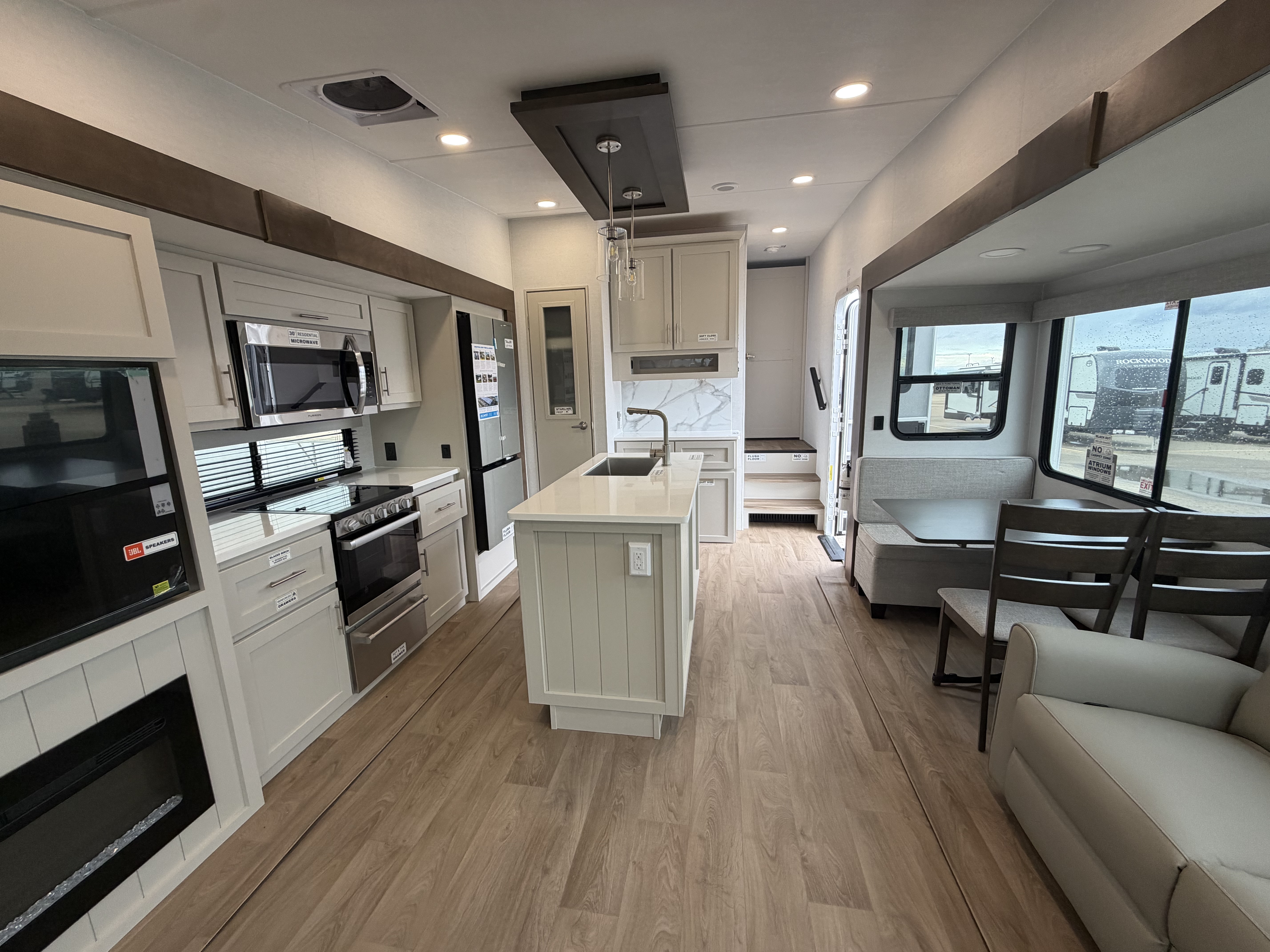 2027 Alliance RV Avenue 29RL - Image 10