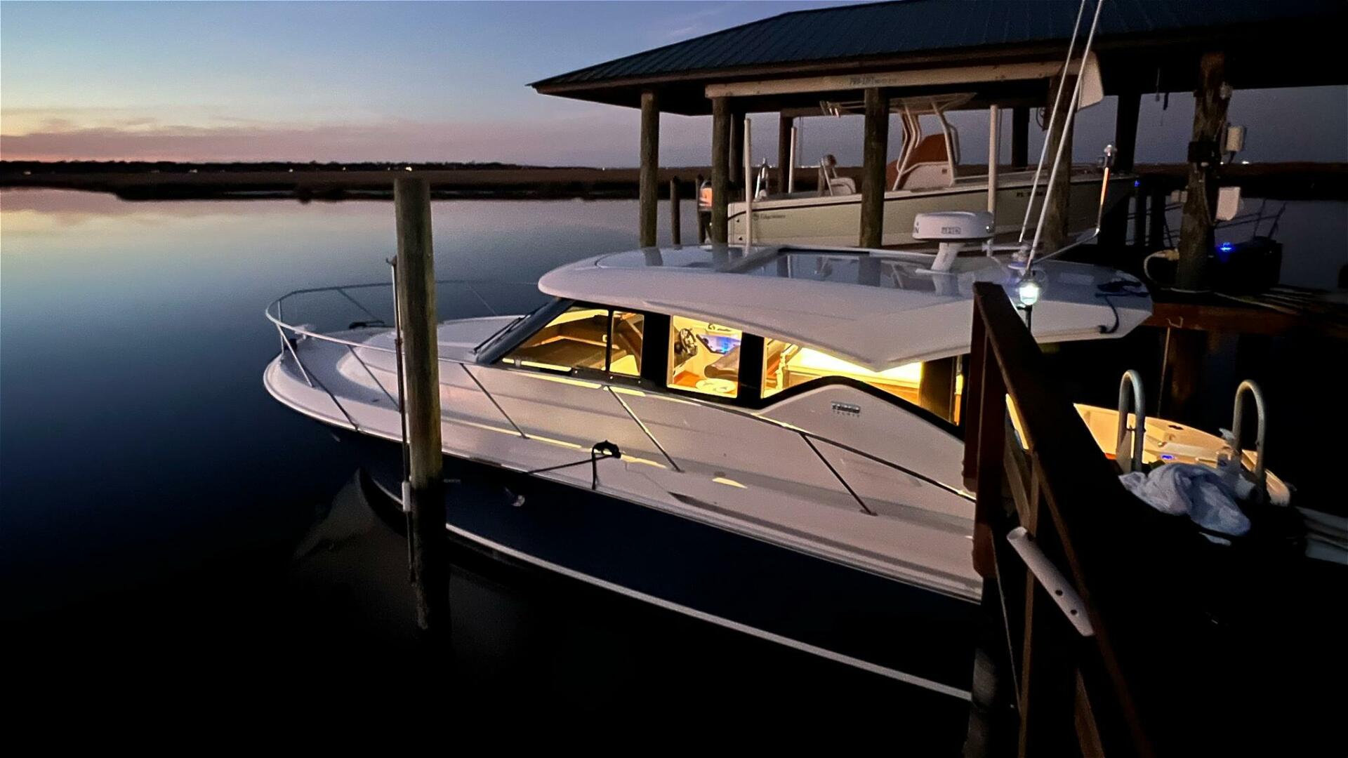 2017 Tiara Yachts C39 Coupe - Image 5
