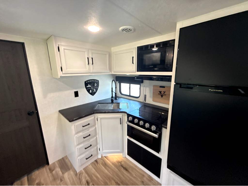 2024 VENTURE RV STRATUS 261VRB - Image 11