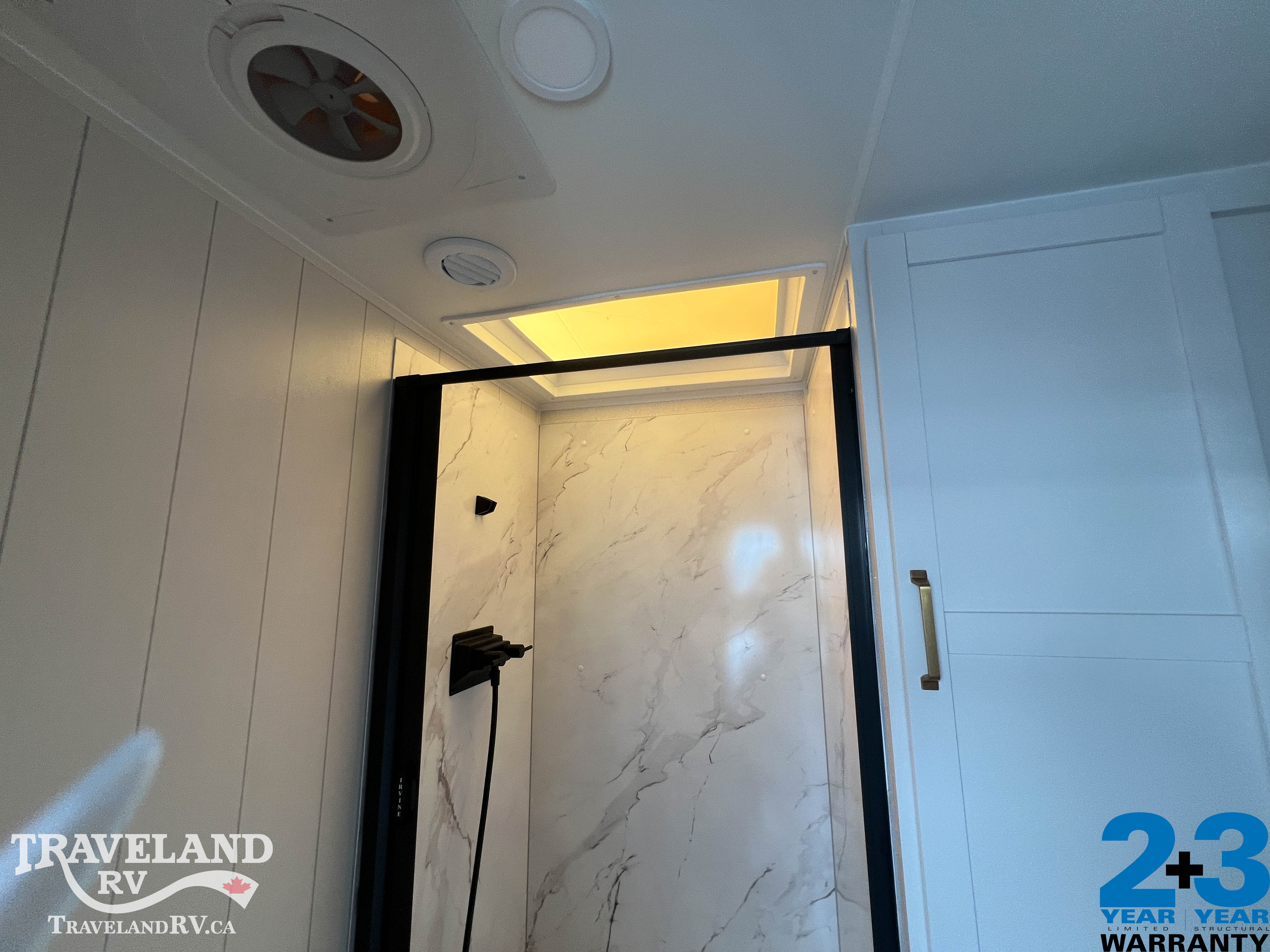 2027 Jayco Eagle 312BHOK - Image 31