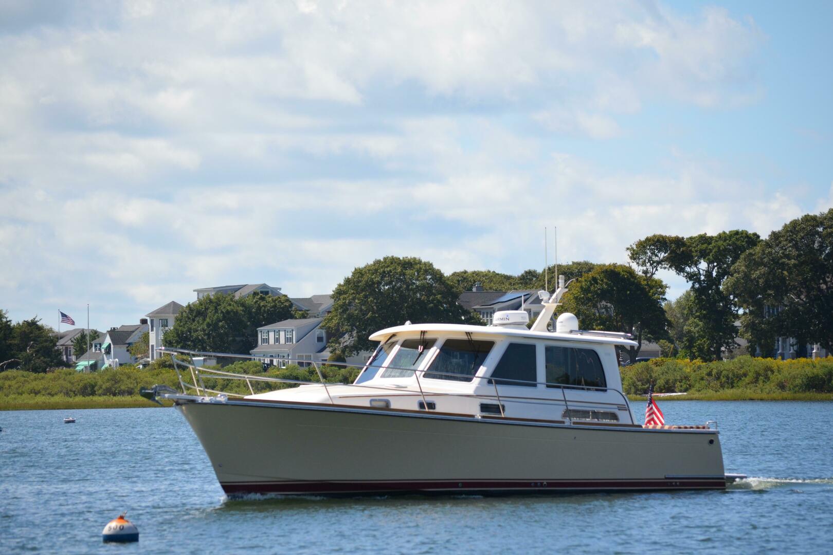 2014 Sabre 42 Salon Express - Image 2